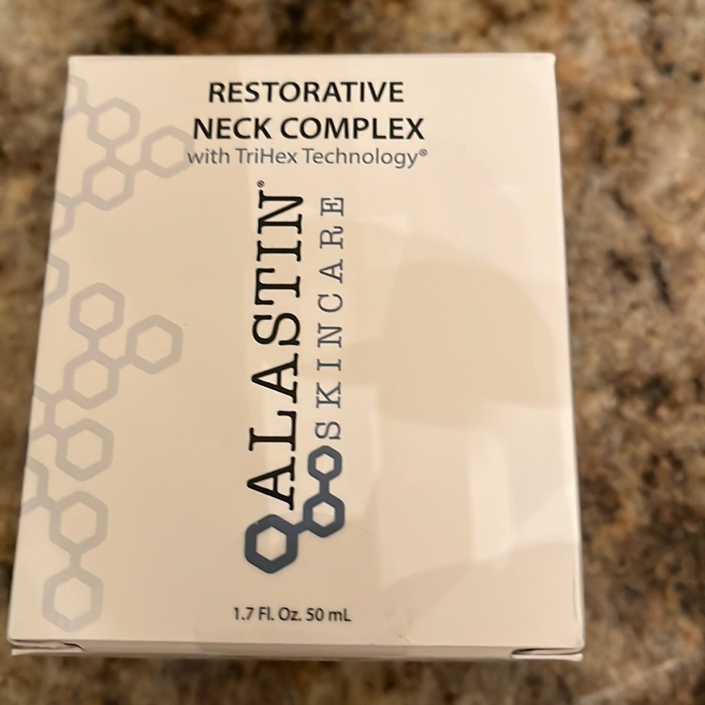 Alastin Restorative Neck Complex